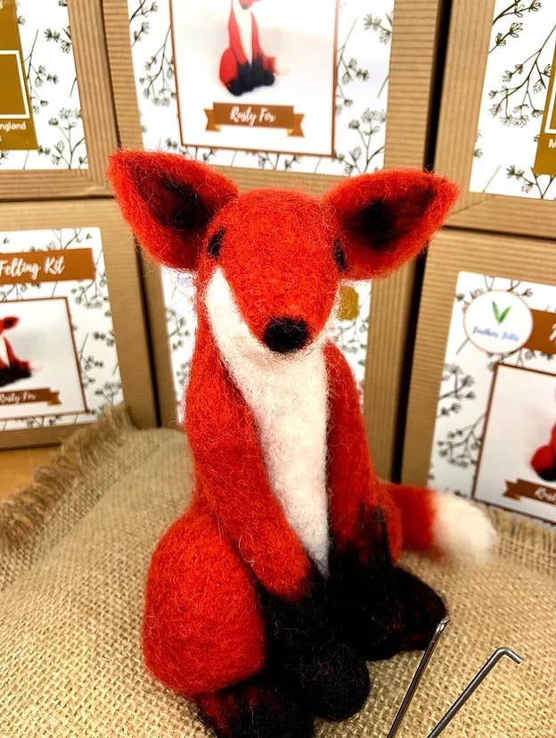 Rusty Fox - Needle Felting Kit: Without Foam